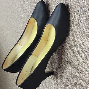 Colorifics Black dyeable shoes vintage.